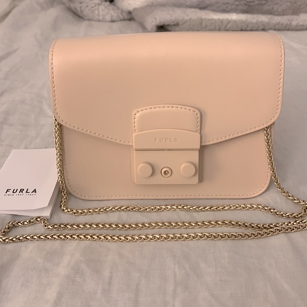 Furla Metropolis Mini Leather Crossbody Bag in Dalia / Blush Beige Nude - Picture 3 of 9